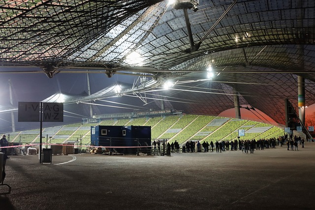 英超第6輪西漢姆聯1-1曼城 福登破門斯特林踢丟絕殺單刀球.